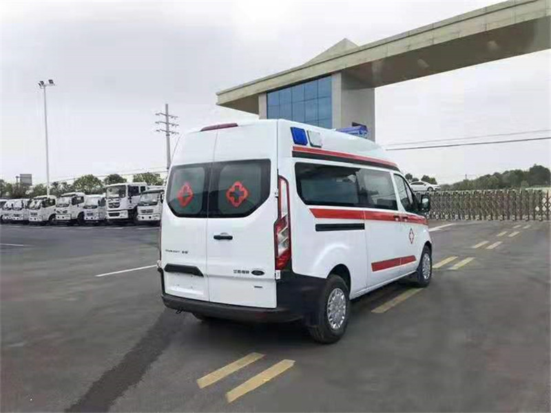 福特V362中軸中頂轉(zhuǎn)運型救護(hù)車