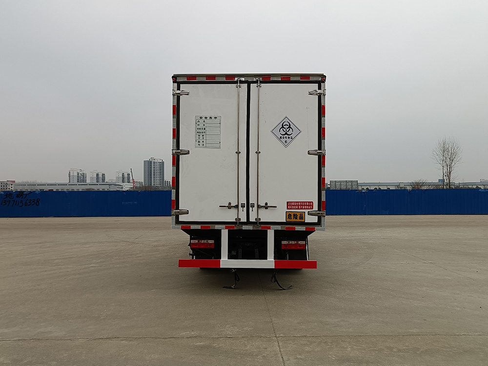 東風(fēng)多利卡D7F7醫(yī)療廢物轉(zhuǎn)運車