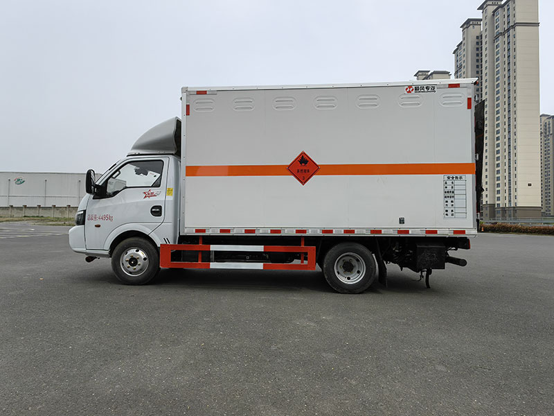 廂式東風(fēng)大途逸 氣剎斷氣剎 4米危險品廂式運輸車