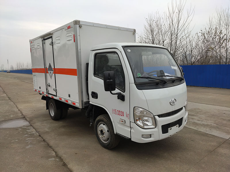 躍進(jìn)汽油后雙輪危險(xiǎn)品廂車